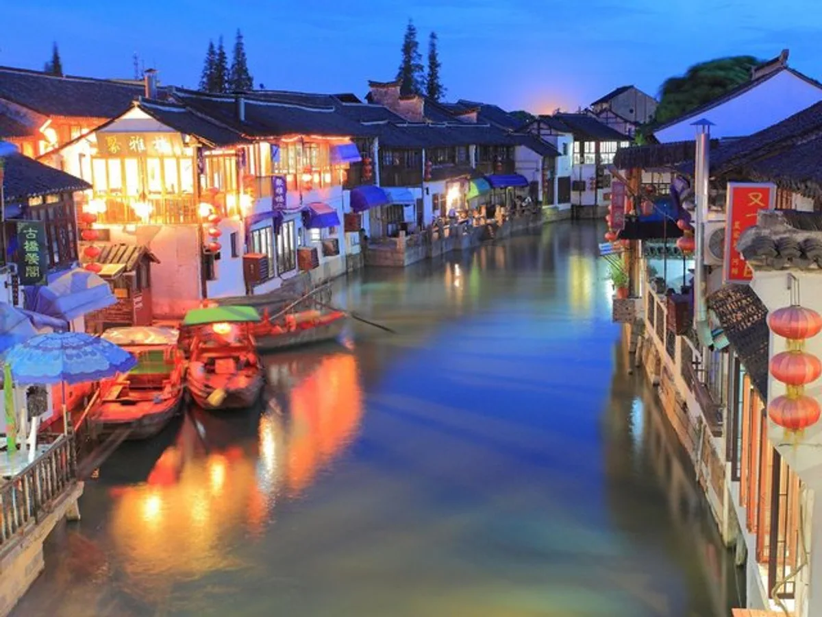 Shanghai Private Tour, Zhujiajiao Water Town and Scenic Boat Ride