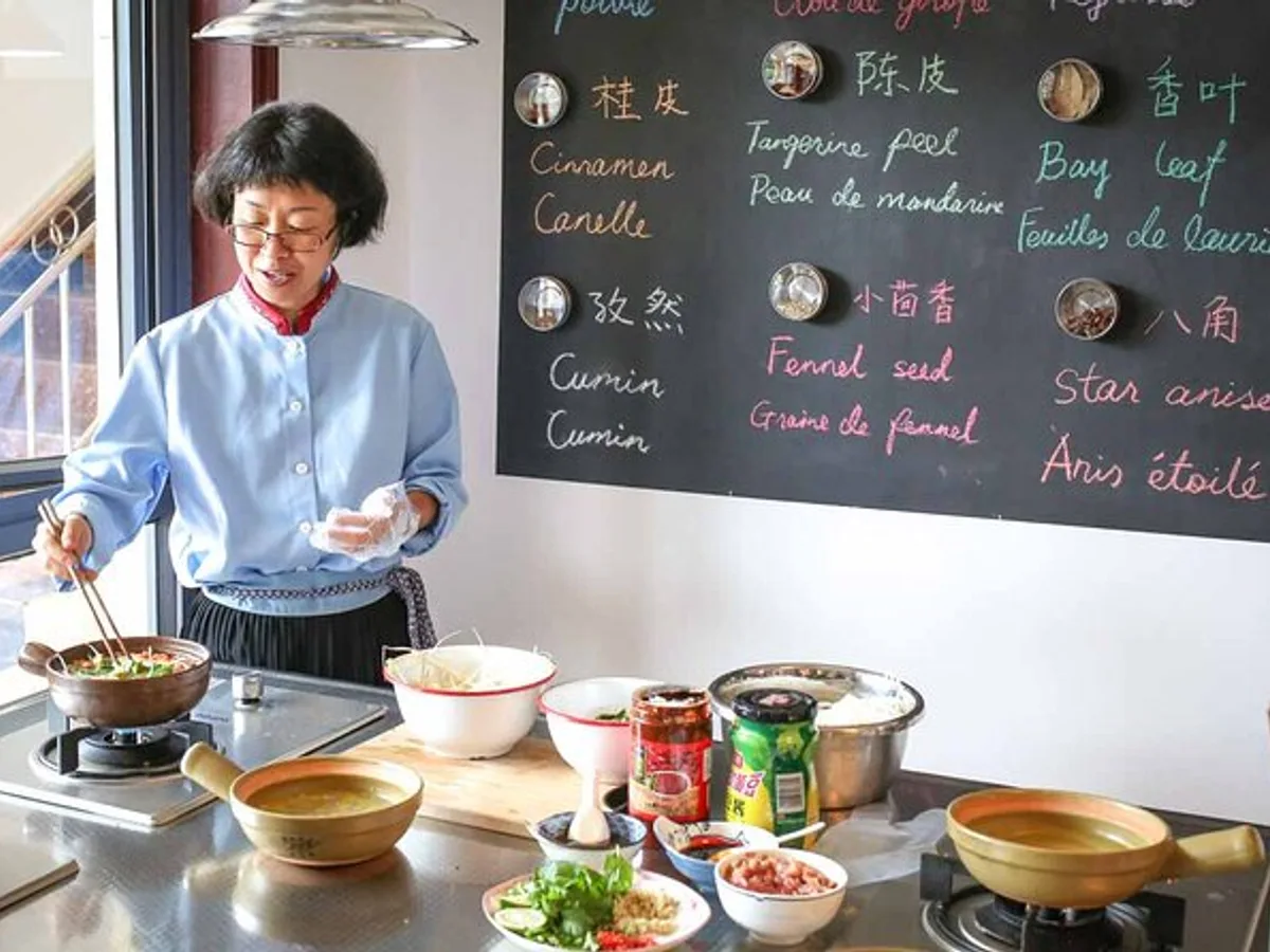 Lijiang: Naxi Home-Cooking Class & Local Market Tour with Tibet Milk Tea