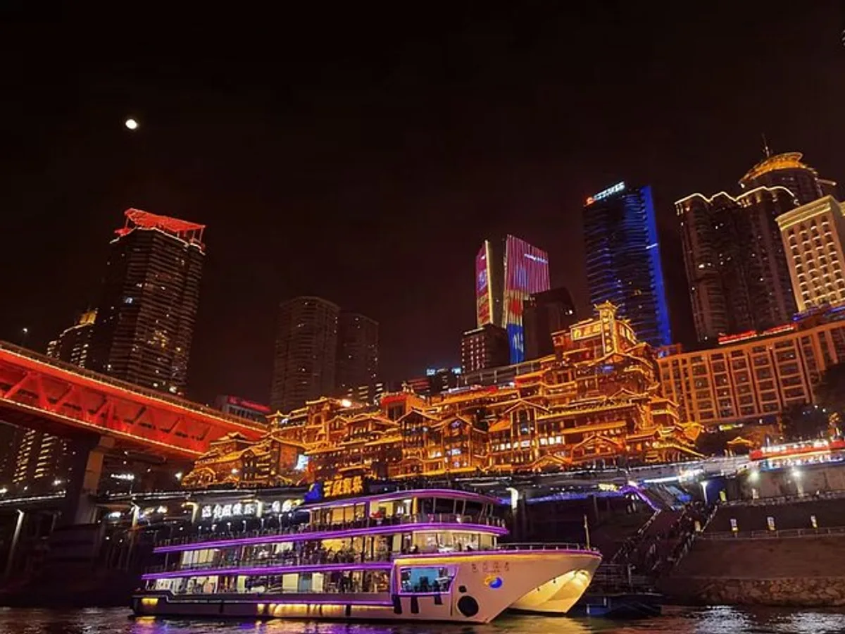 Chongqing Yangtze River Cruise and Illuminated Night Tour
