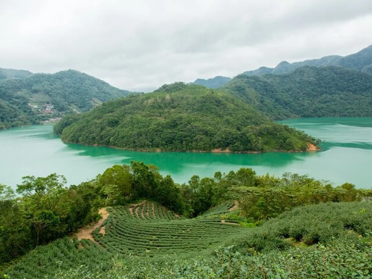 Thousand Island Lake and Pinglin Tea Plantation from Taipei