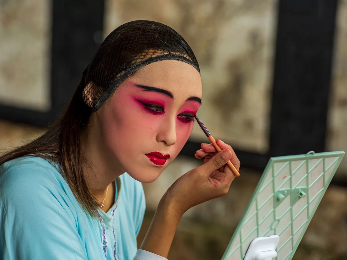 Suzhou Kunqu Opera Backstage and Make-Up Experience with English Guide