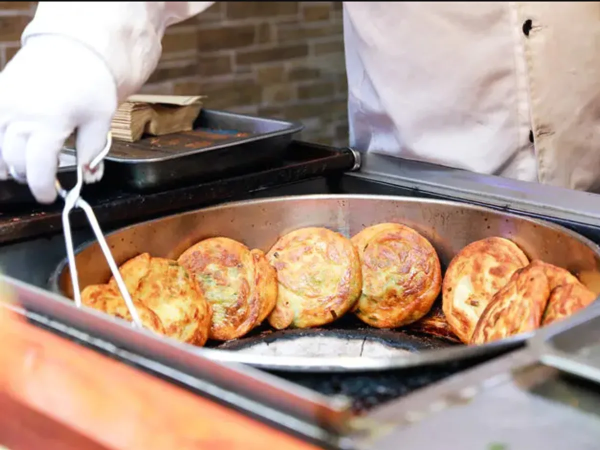 3-Hour Shanghai Breakfast Street Food Tour