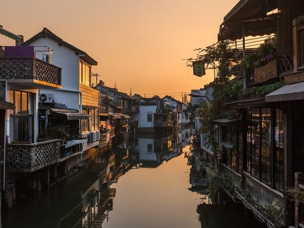 Half-Day Private Zhujiajiao WaterTown Tour with Boat Ride from SH
